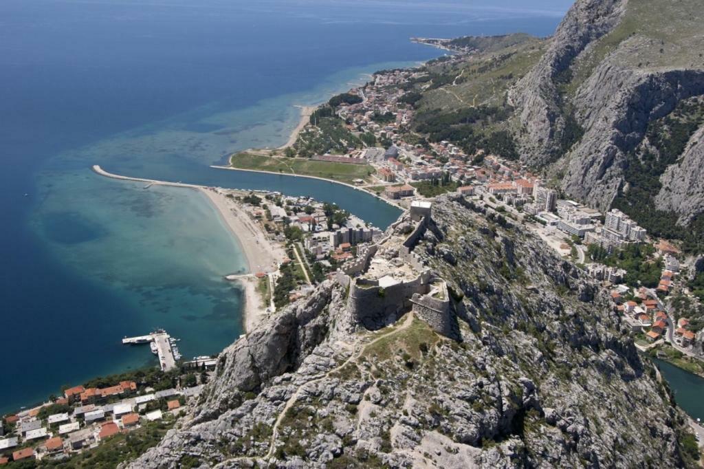 Apartman Nina Omiš Eksteriør bilde